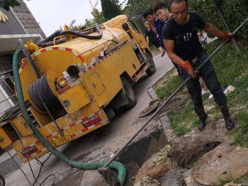 卢湾区重庆南路管道疏通，清洗污水管道 化粪池清电焊